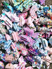 Handgefertigte Haarschleifen Wiederverk&auml;ufer Box 150 Stck. Disney Huntrix Jellycat Peppa & mehr