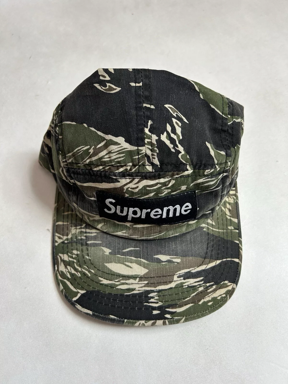 Casquette de camp camouflage tigre Supreme 2007 d'occasion