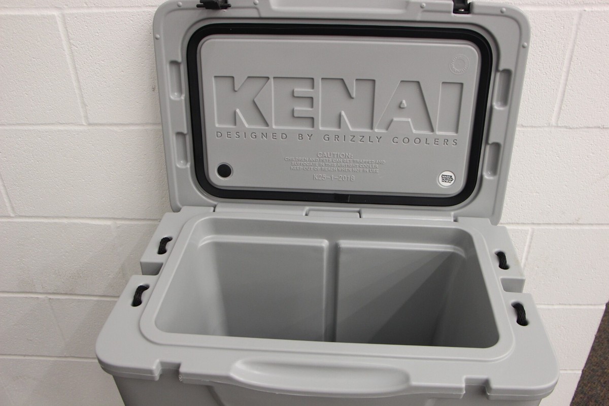 New Rare Busch Light Grizzly Kenai 45 Cooler / Ice Chest | eBay