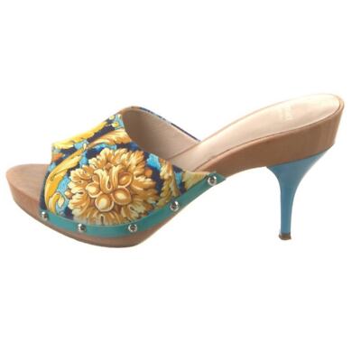  Versace EUC printed heels, size 7, gorgeous!