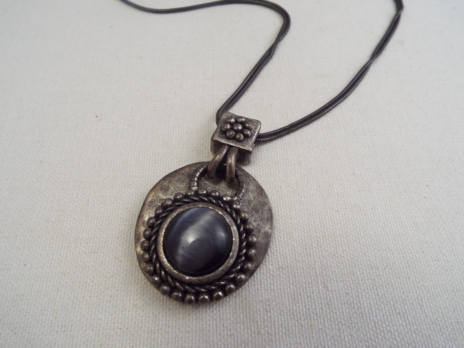 Pewtertone Gray Cat's Eye Glass Strength Pendant Necklace (C47)