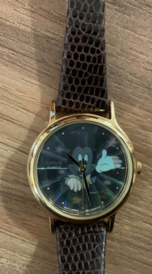 Vtg Lorus Disney Mickey Mouse Quartz Watch Gold Tone Dial Women\'s Needs Battery‎ Vtg Lorus Mickey Mouse Watch Women Gold Tone Needs Battery  main image 4