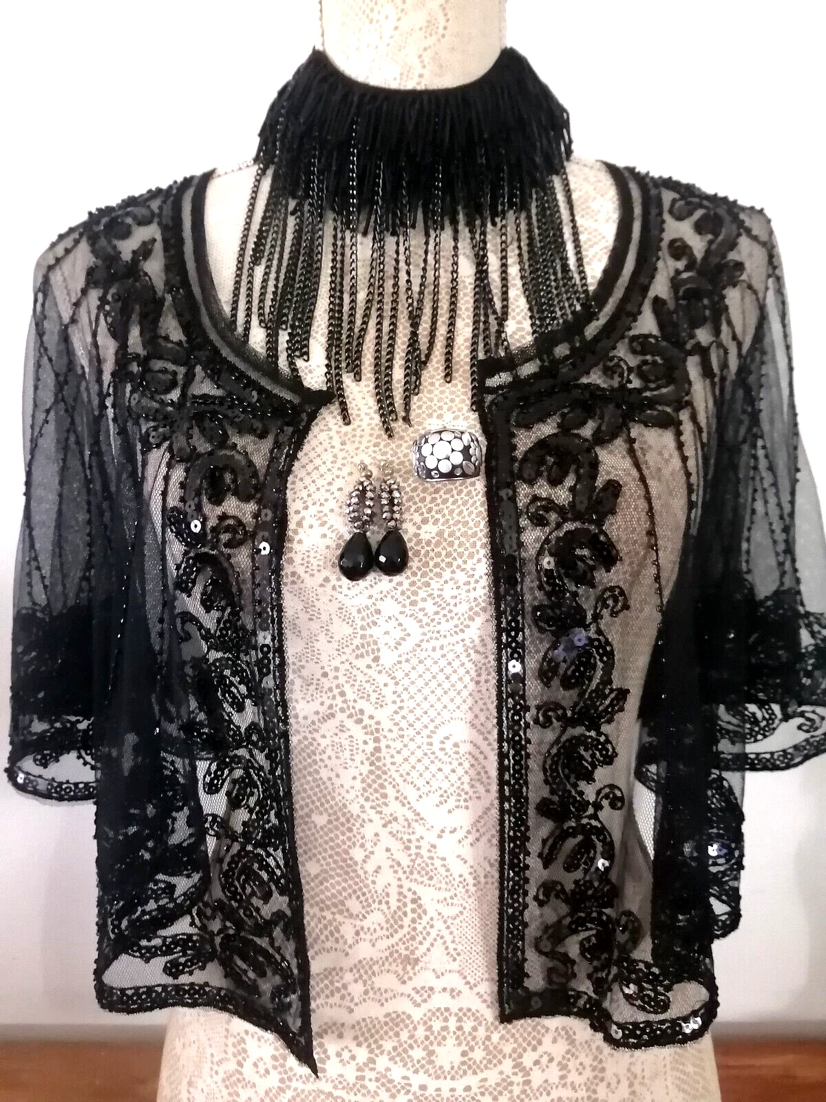 Ensemble rituel vintage Supreme Witches, cape en dentelle, collier, boucles d'oreilles et bague
