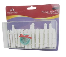 Holiday Time Christmas Village Accessory - WHITE PICKET FENCE w/ 3 WREATHS - NIP