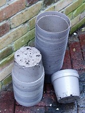 140, used, 3 Litre, 19 cm, Beige, Strong Round Plastic Plant Flower Nursery Pots