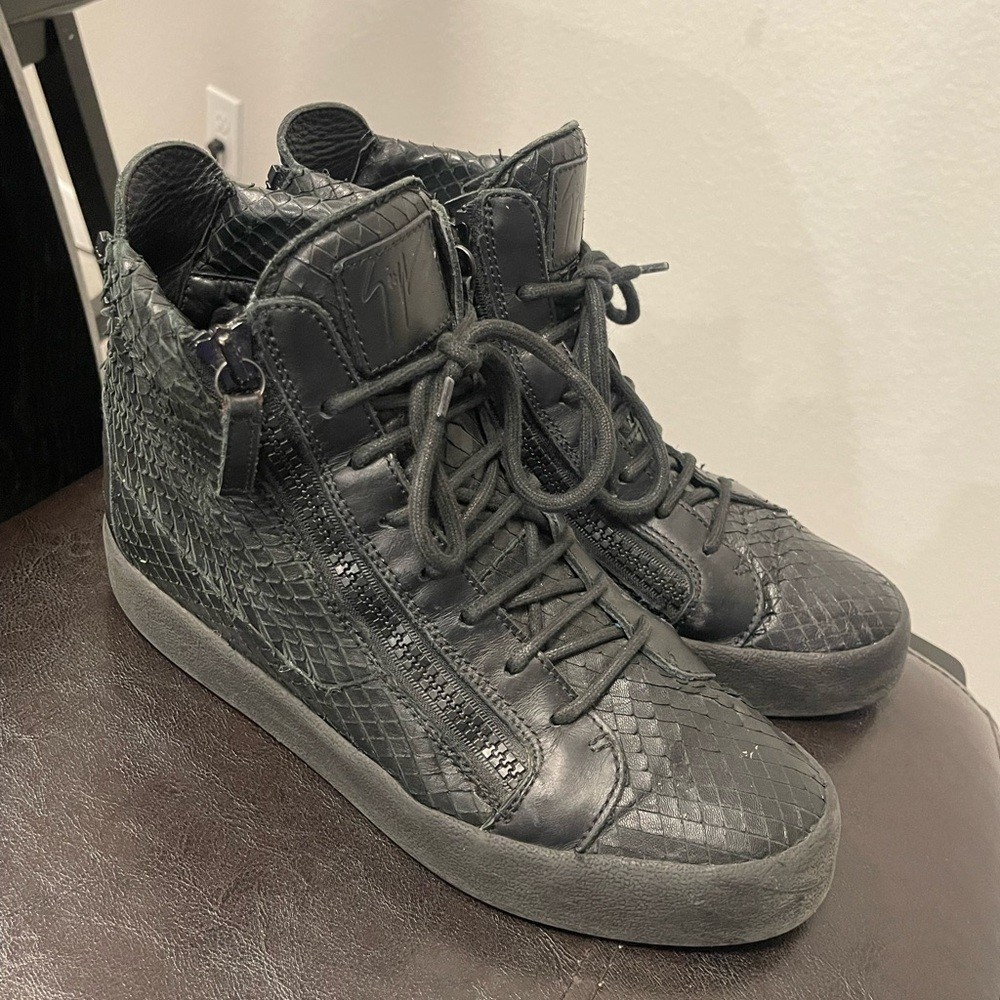 Authentic Giuseppe Zanotti python embossed leathe… - image 1