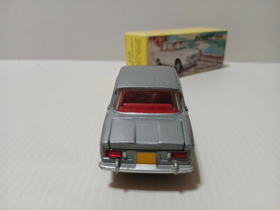 Alfa Romeo Giulia Ti 1 43  Dinky Toys  - Immagine 3 di 4