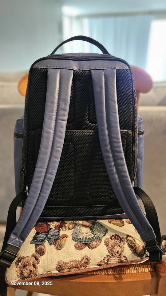 Mochila para portátil de cuero Piquadro para hombre negra azul gran capacidad Foto 3 de 4