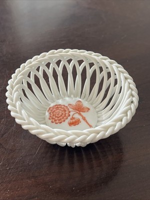 HEREND Hungary Handpainted Chinese Bouquet Rust Red Open Weave Basket Mini Bowl
