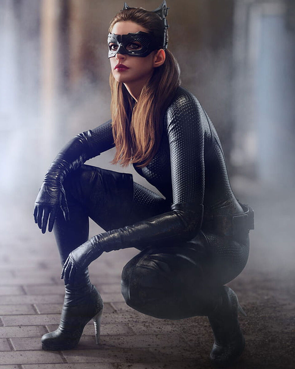 Anne Hathaway Sexy In Catwoman Costume Kneeling 8x10 Picture Celebrity Print