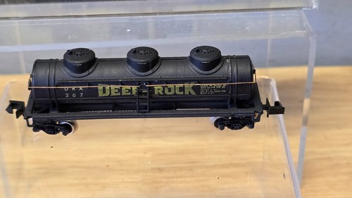 Vintage Bachmann N Scale 42' Three Dome Tank Car #5424 Deep Rock Hong Kong Train - Picture 2 of 8