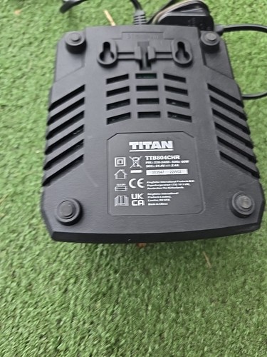 Titan TXP Battery Charger, TTB804CHR, 18V, VGC - Picture 4 of 5