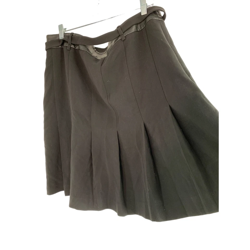 Karl Lagerfeld Sz 16 Black Skirt Pleat A Line Lined Short Career EUC 6307 - Image 2 of 4