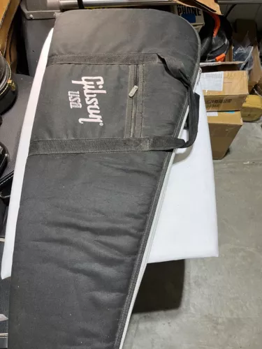 Gibson electric guitar gig bag with white lining Gibson gig bag