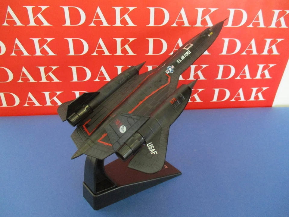 Die cast 1/144 Modellino Aereo Aircraft Lockheed SR-71 Blackbird 972 USAF Atlas - Immagine 3 di 4