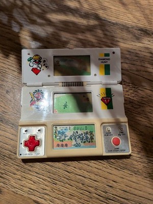 RARE Vtech Diamond Hunt LCD Handheld Game Triple Screen  1982  Working