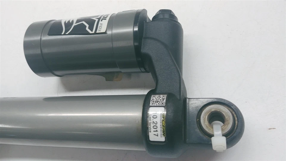 Par de amortiguadores de esquí Polaris Switchback Assault 800 Fox Float EVOL 2011 piggyback 18" Foto 4 de 4