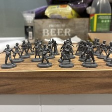 The Walking Dead All Out War Miniatures 26 unpainted  figures  By Mantic Games