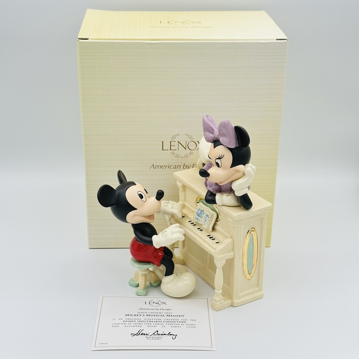 ディズニー レノックス Lenox ミニークロース Minnie Claus Lenox Disney Mickey's Musical Melody Minnie Mouse NEW IN BOX