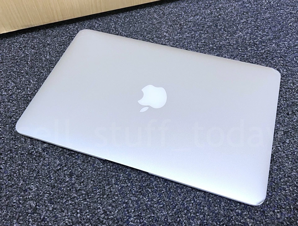 Apple MacBook Air 11" (A1465), Core i5-4250U, 4GB/128GB SSD -412 - Image 2 of 2