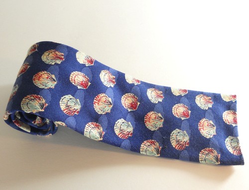 Relax by Tommy Bahama Seashell Print Mens Silk Tie Blue Background Squared Ends - Picture 11 of 12