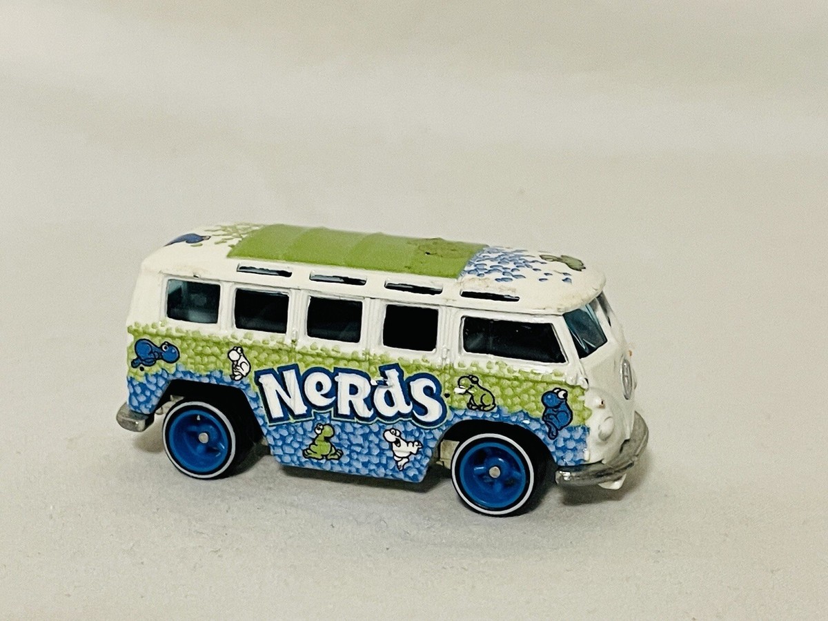 🔥🔥🔥Hot Wheels Pop Culture Nestlé Nerds VW Deluxe Station Wagon