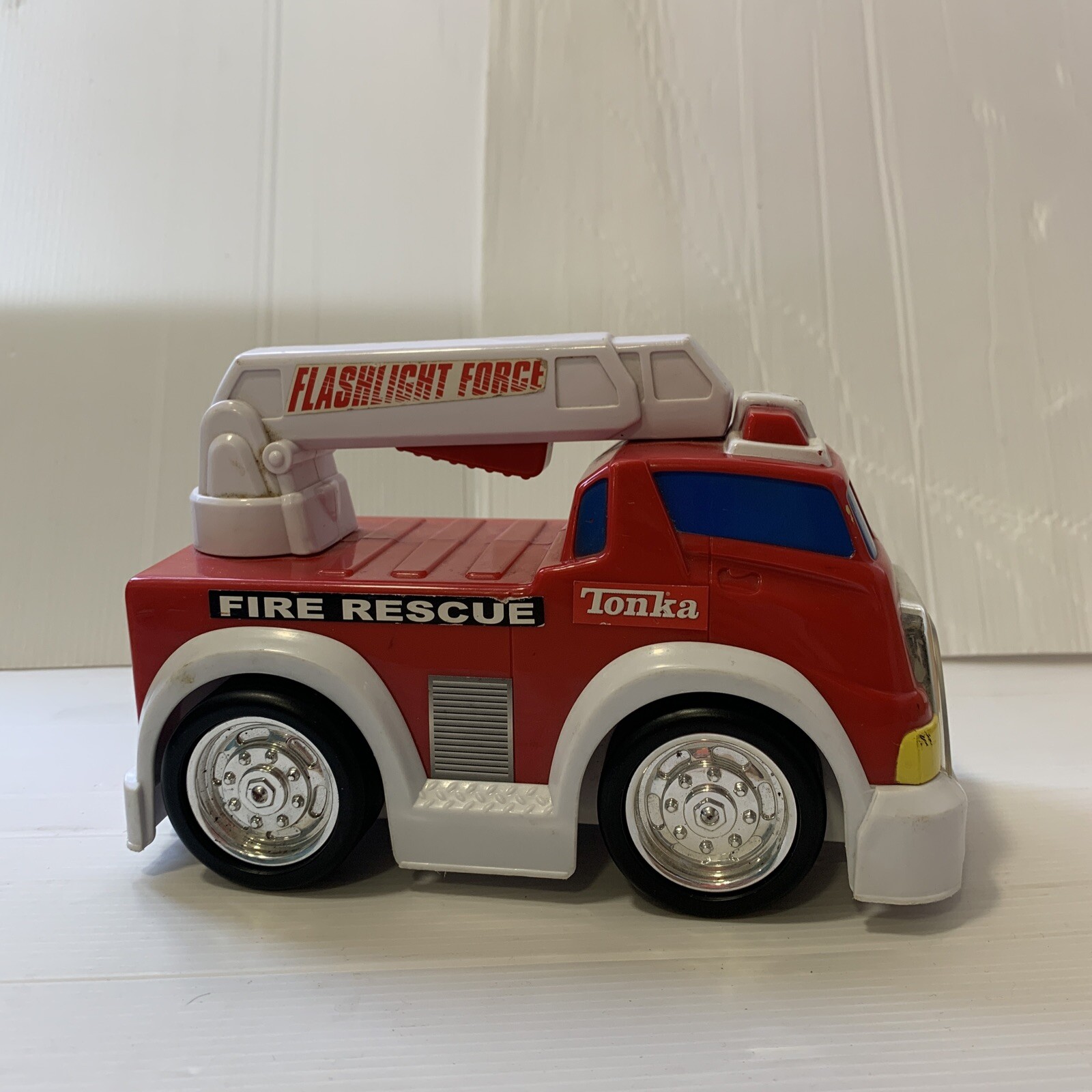 Tonka Flashlight Force Fire Rescue Truck With Working FlashLight eBay
