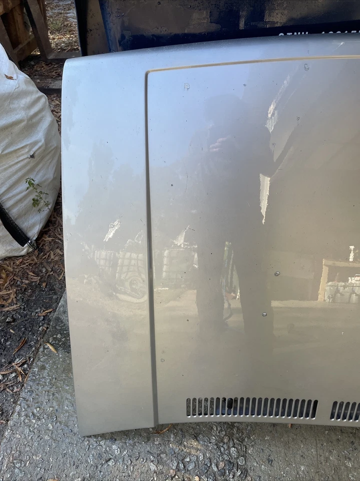 85-92 VW VOLKSWAGEN JETTA HOOD (NO SHIPPING) *LOCAL PICK UP ONLY* - Image 4 of 4