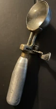 Vintage Ice Cream  Scoop ca. 1950 Great Condition And Works Smoothly, Heavy Duty