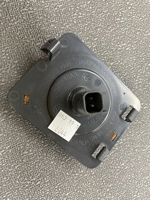 Lámpara marcadora lateral izquierda Jeep Wrangler 2007-18 OEM# 55078145AA Foto 2 de 4