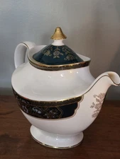 ROYAL DOULTON Carlyle TEAPOT & LID Bone China Tea Pot Excellent 