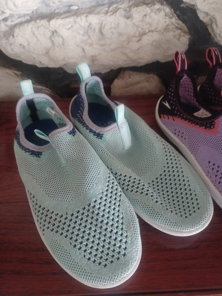 2 pares de zapatos acuáticos Speedo Surfwalker para niñas talla M Junior 2-3 Foto 2 de 4