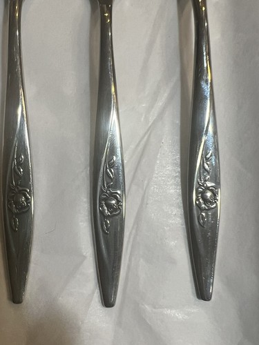 ONEIDACRAFT Deluxe Stainless Lasting Rose pattern Teaspoon - Picture 3 of 8
