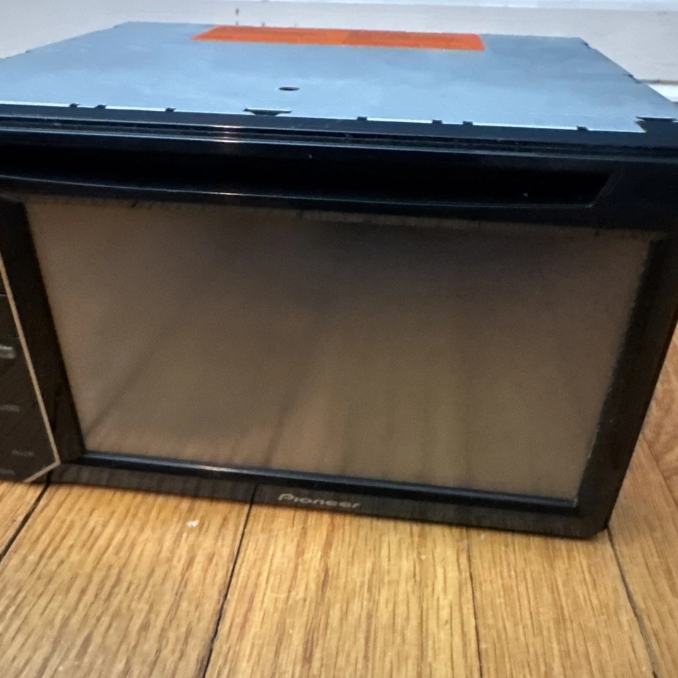 PIONEER AVH-P2300DVD TOUCHSCREEN CD DVD PLAYER RADIO STEREO 5.8" DISPLAY 2DIN - Image 3 of 4