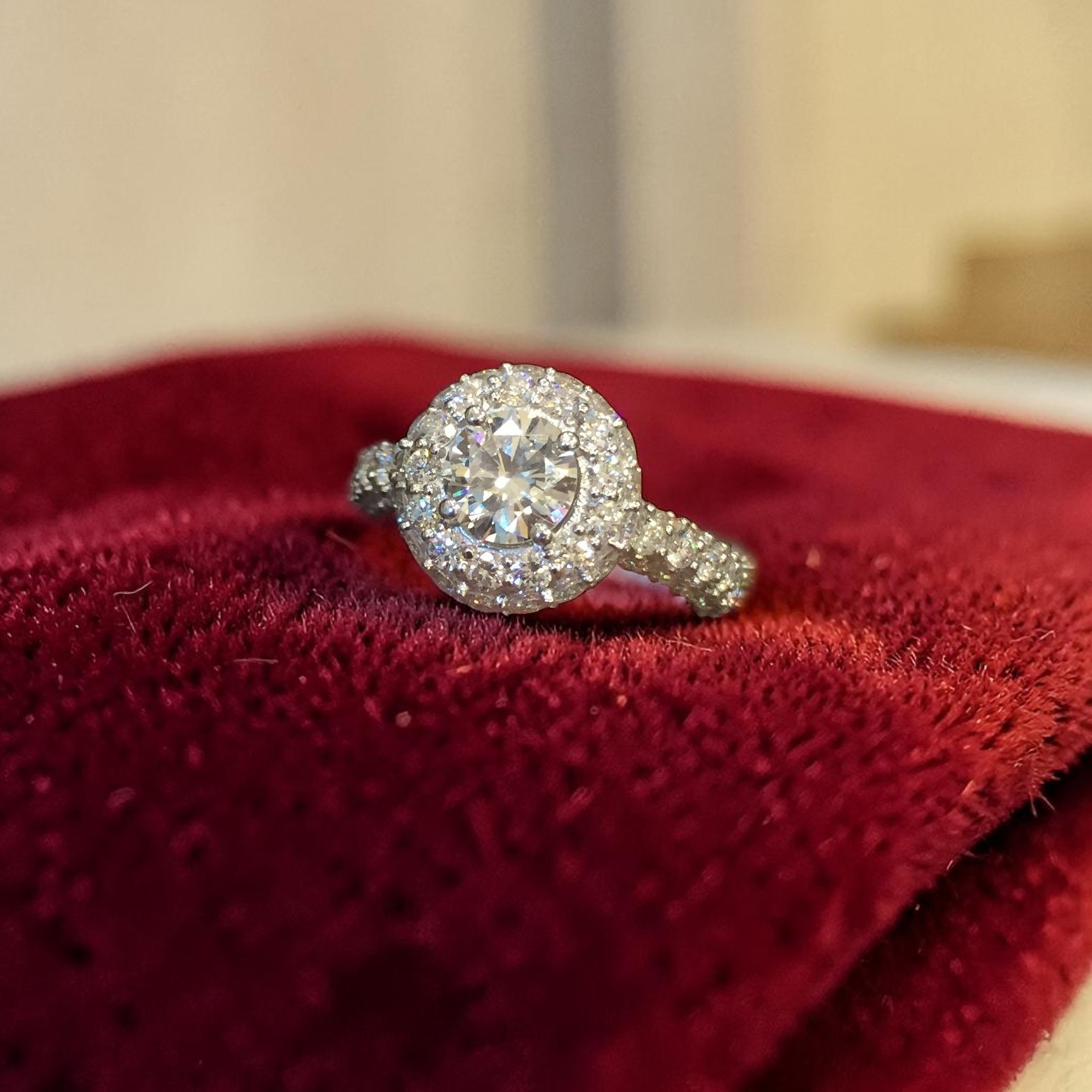 GIA-zertifiziert 4,35 kt runder Brillant F/VS1 Diamanten Verlobungsring 18 K Gold