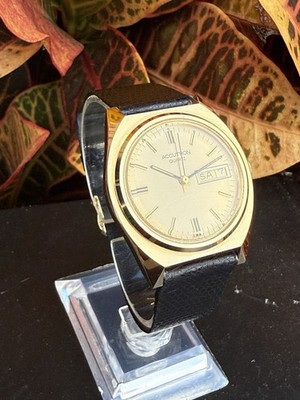 【激レア】BULOVA ACCUTRON 腕時計　ヴィンテージ Vintage Bulova Accutron P0 1980 Swiss Quartz Day / Date Watch
