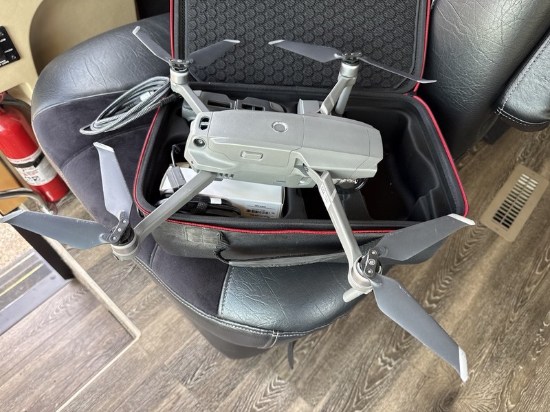 DJI Mavic 2 Zoom Camera Drone - WITH 2 BATTERIES + cables + case