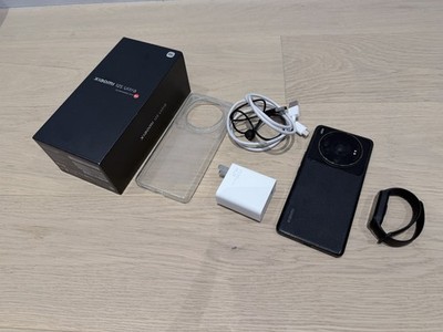 Xiaomi 12S Ultra & Smart Band 5, Duo Physical SIM, Leica 256GB storage (scratch)
