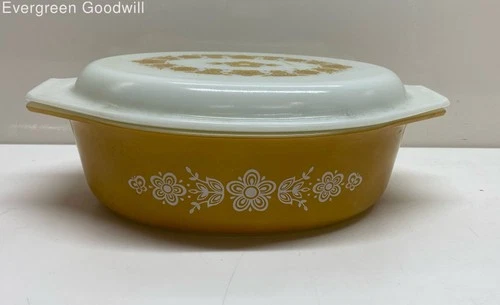Vintage Pyrex Butterfly Gold Oval Casserole Dish with Lid