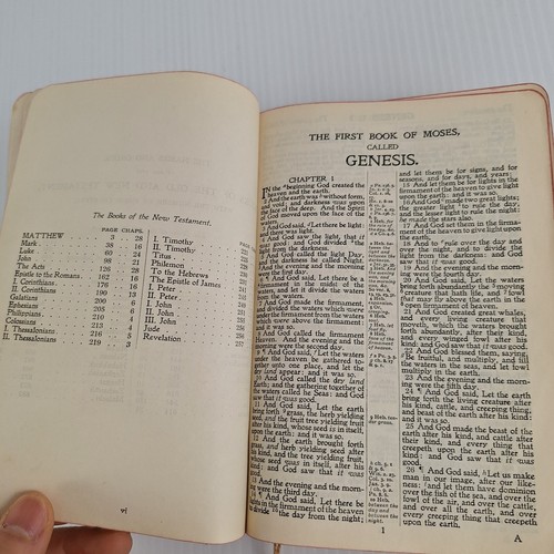 The HOLY BIBLE - Appointed to be Read In Churches - Antique H:C Book - Picture 12 of 14