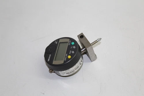 Mitutoyo 543-250B with holder