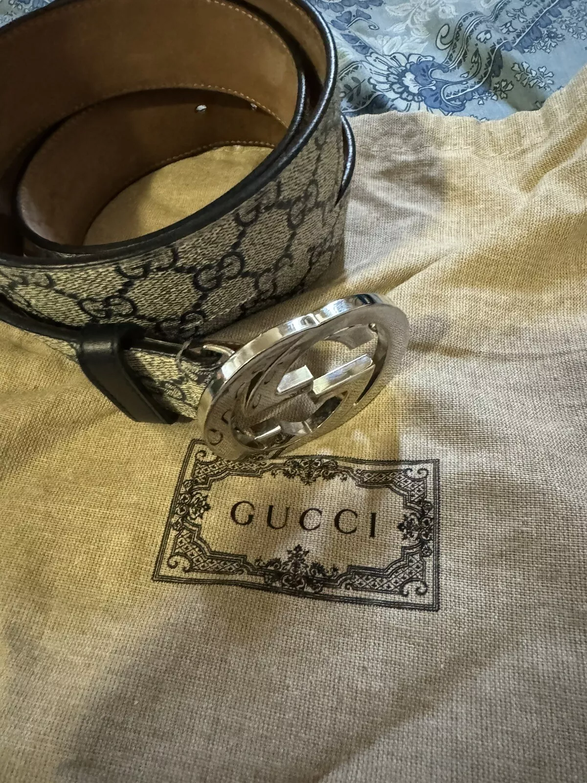 Ceinture homme Gucci GG Supreme beige et bleu avec boucle G taille 105