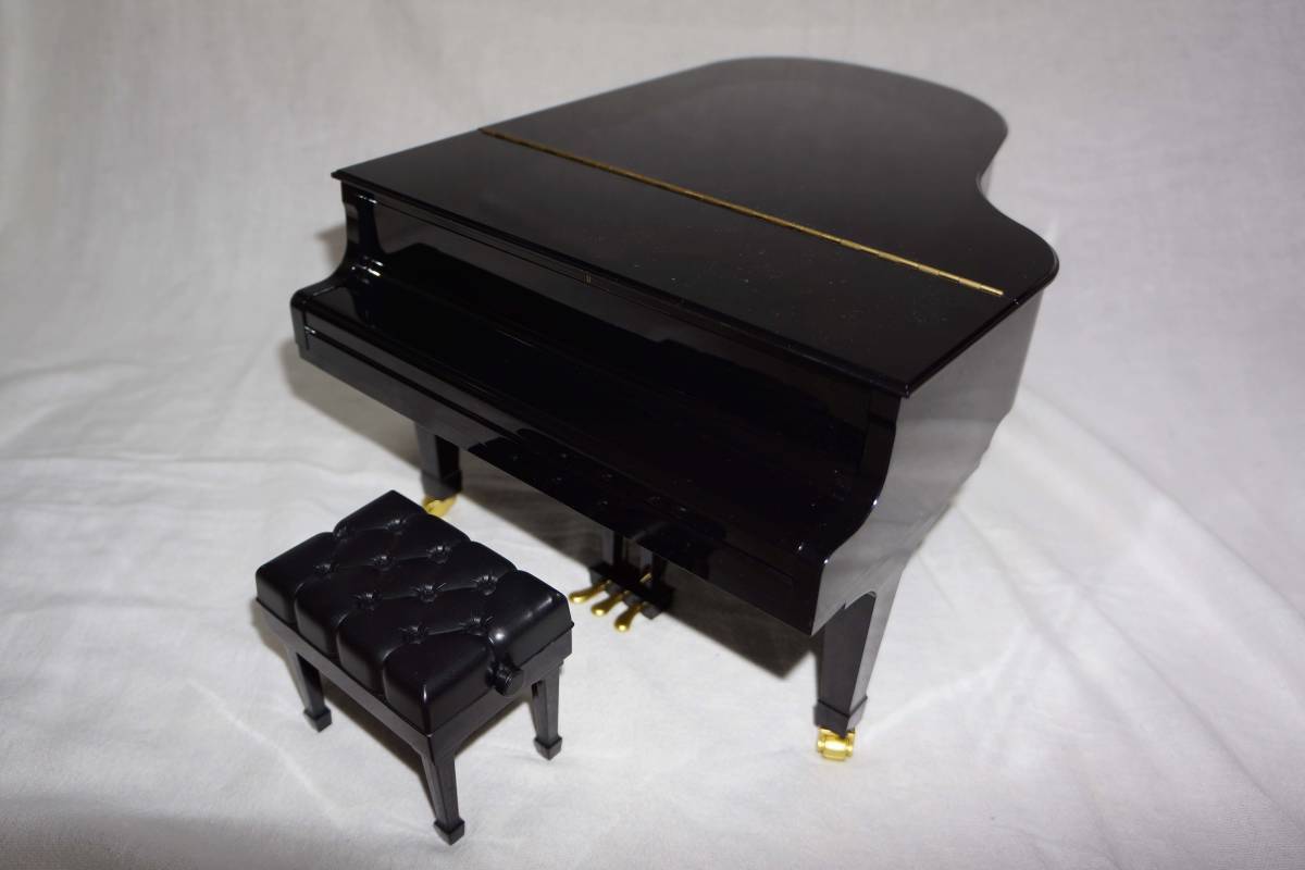 SEGA TOYS Grand Pianist Miniature Black Grand Piano 1/6