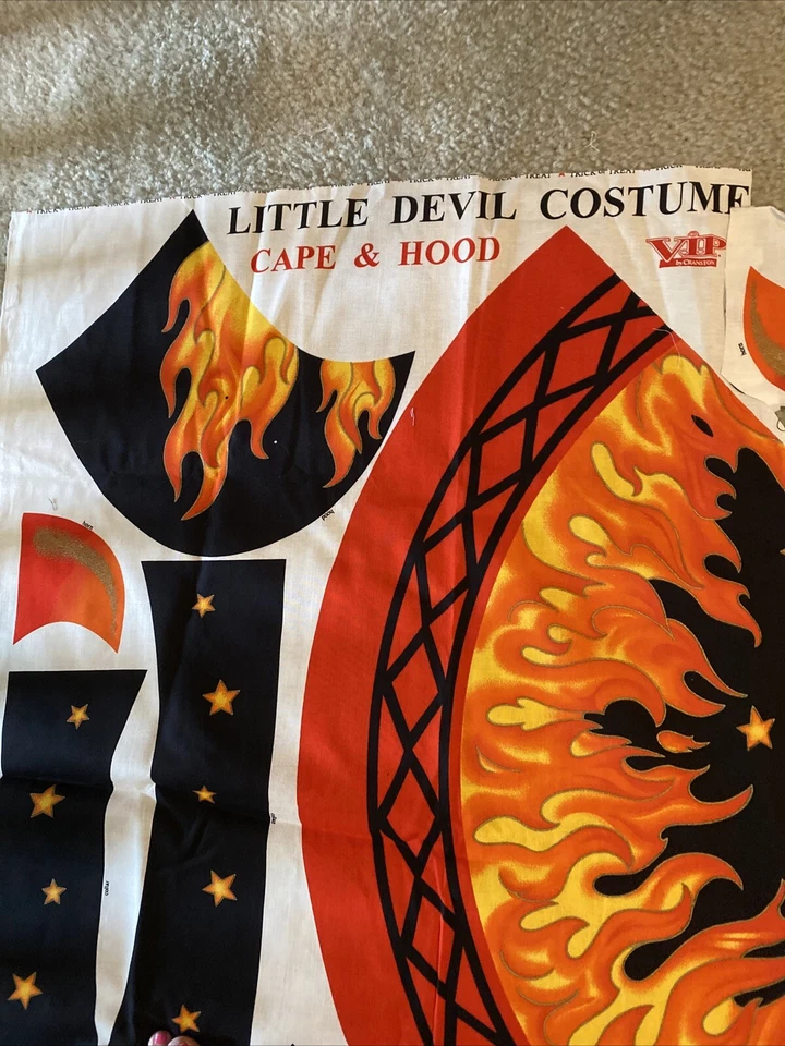 Disfraz Pequeño Diablo Capa y Capucha Para Coser Niños Talla De Colección Nuevo Disfraz de Halloween Foto 3 de 4