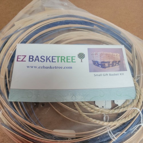 New EZ Basketree Small Gift Basket Weaving Kit in Light Brown w/Blue Accent - Picture 2 of 8