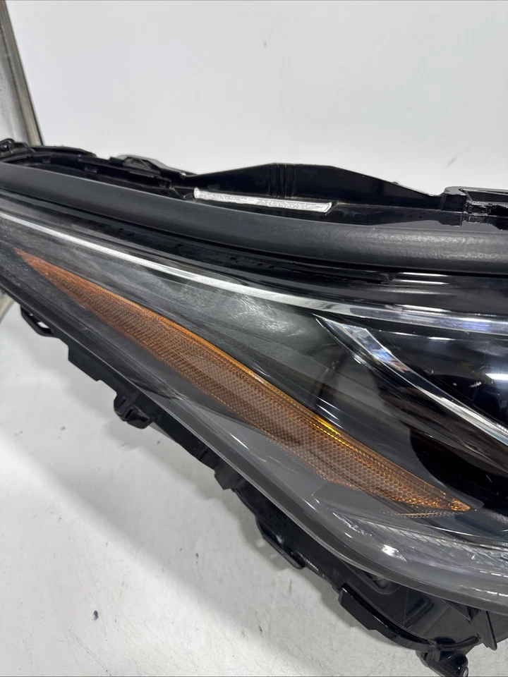TOYOTA HIGHLANDER HEADLIGHT RIGHT PASSENGER 2020 2021 2022 OEM 10000-8A06J - Image 4 of 4