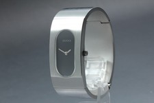 [Near MINT] GUCCI 2400L Black Dial Silver Quartz Women's Vintage Watch