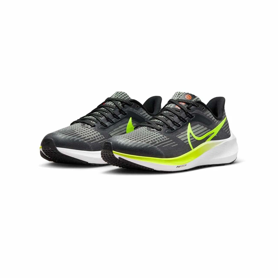 Nike Air Zoom Pegasus 39 Juvenil Talla 1.5Y DM4015-002 Negro/Voltio-Apenas *NUEVO SIN CAJA* Foto 2 de 4