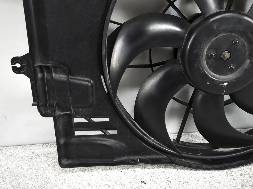 2019-2021 Hyundai Veloster Radiator Fan Assembly - 1.6T 25380-J3280 - Image 4 of 4