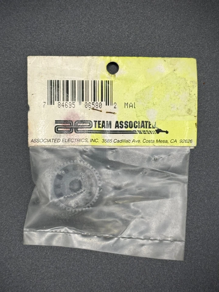 Team Associated Vintage 6580 Differential Gear (2:25:1 Ratio Diff) RC10/RC10T - Image 2 of 2